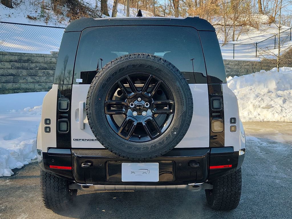 Used 2026 Land Rover Defender 110 X-Dynamic SE image 7