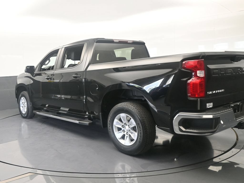 Used 2024 Chevrolet Silverado 1500 LT RWD image 4