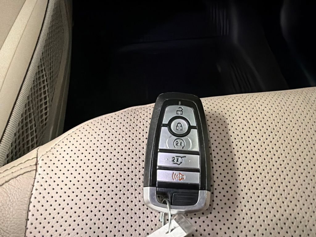 Certified 2020 Ford Escape Titanium AWD/4WD image 37