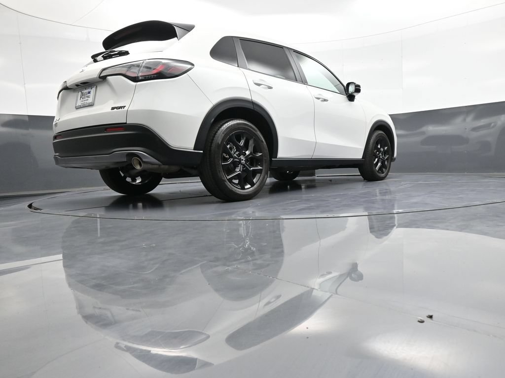 Certified 2025 Honda HR-V Sport image 28