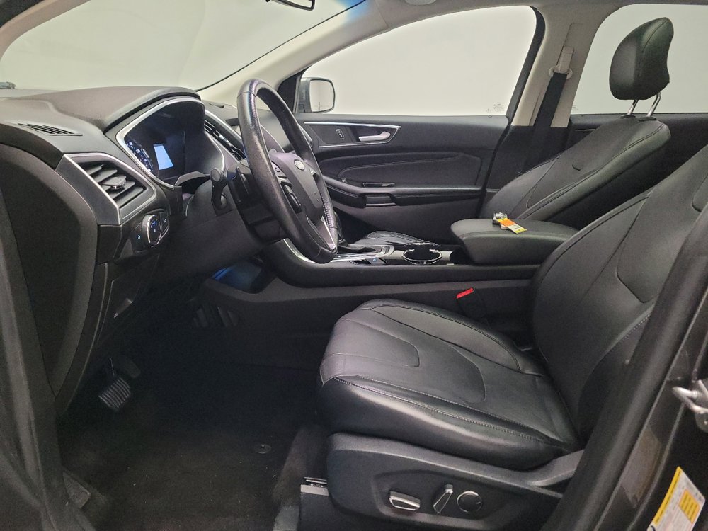 Used 2017 Ford Edge Titanium w/ Equipment Group 301A FWD image 17