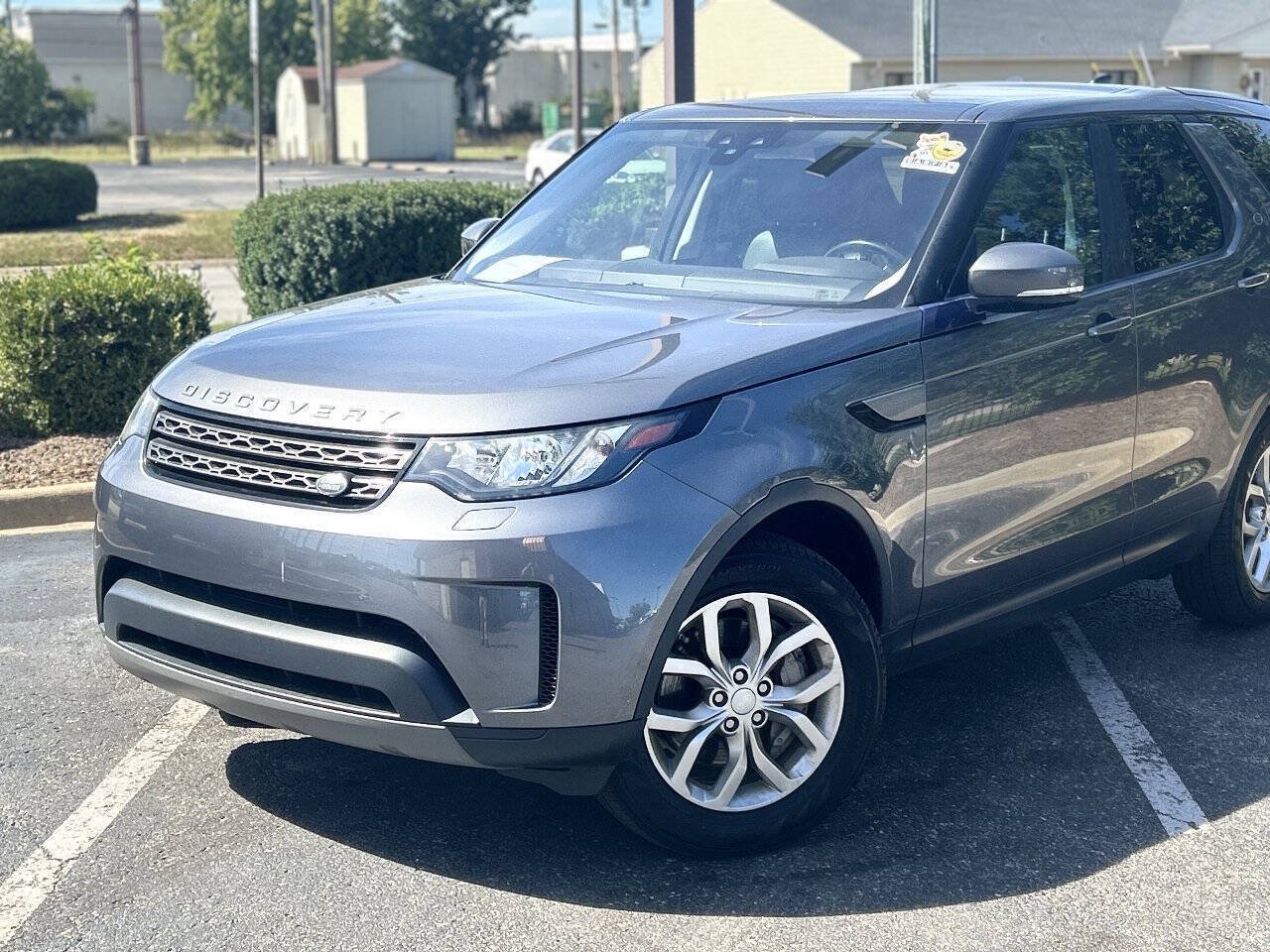 Used 2018 Land Rover Discovery SE AWD/4WD image 3