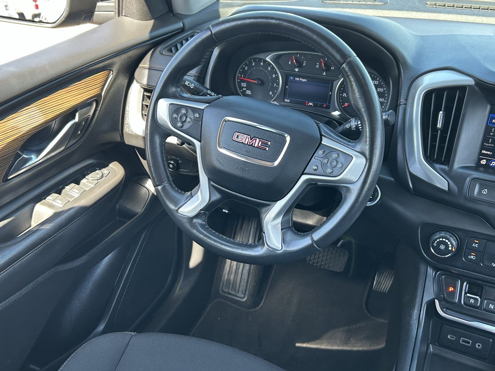 Certified 2021 GMC Terrain SLE w/ Elevation Edition FWD image 16