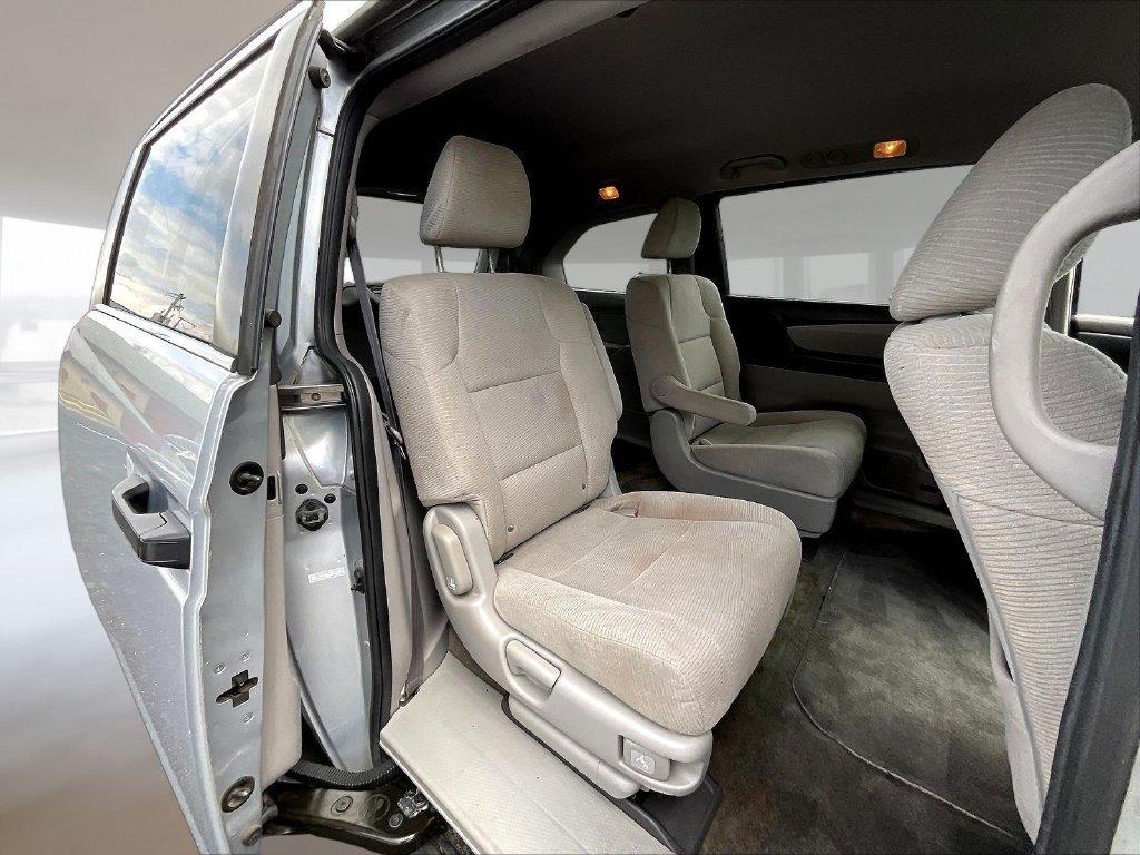 Used 2011 Honda Odyssey LX image 23