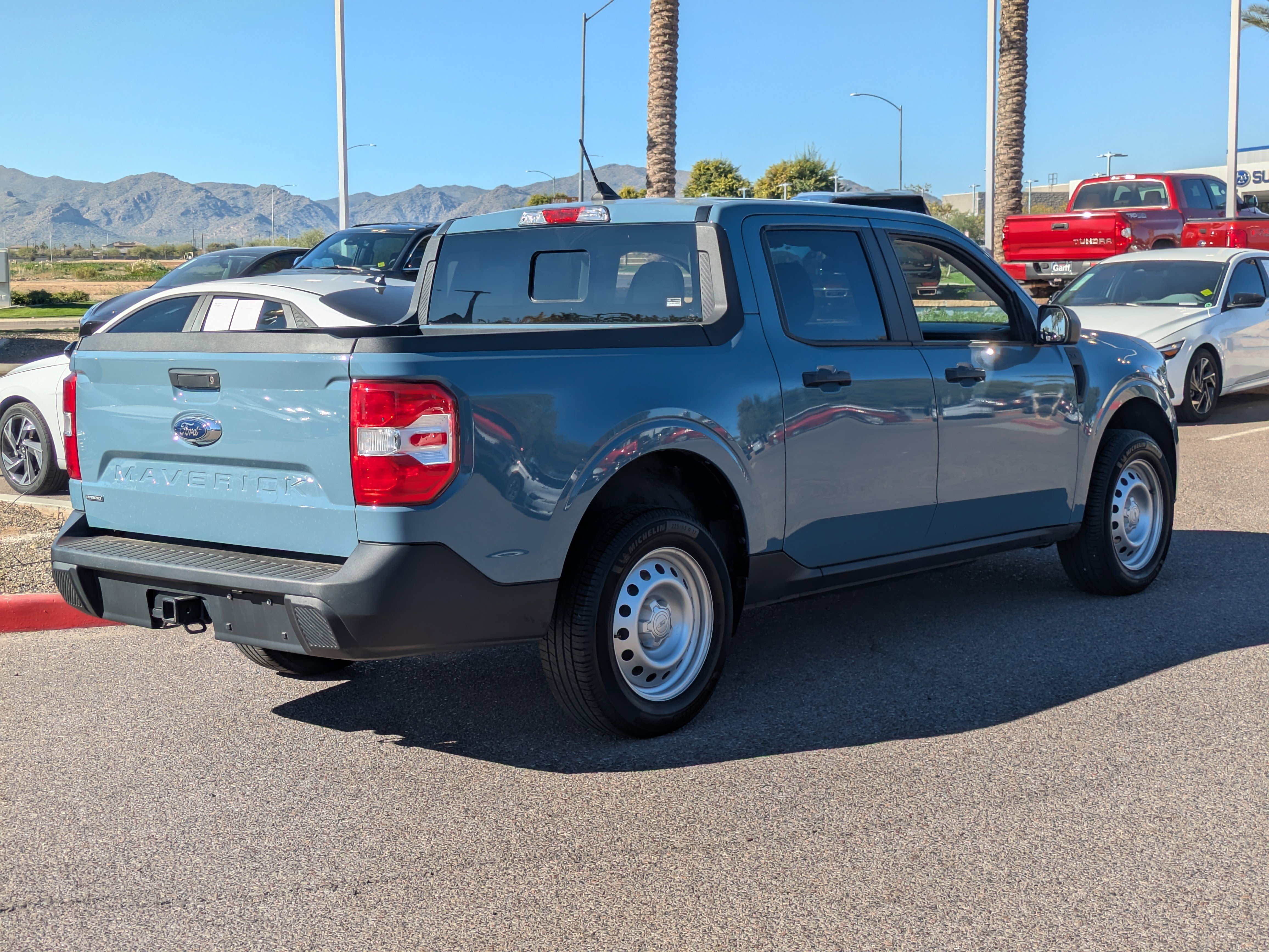 Used 2023 Ford Maverick XL image 3