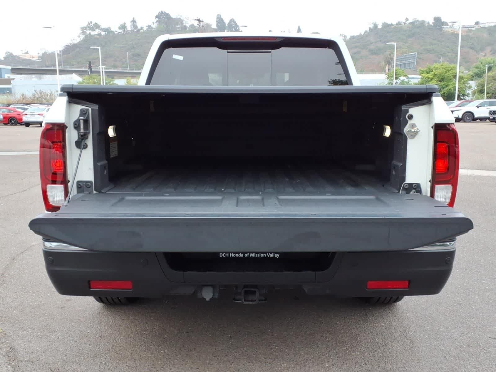 Used 2017 Honda Ridgeline RTL-E image 6