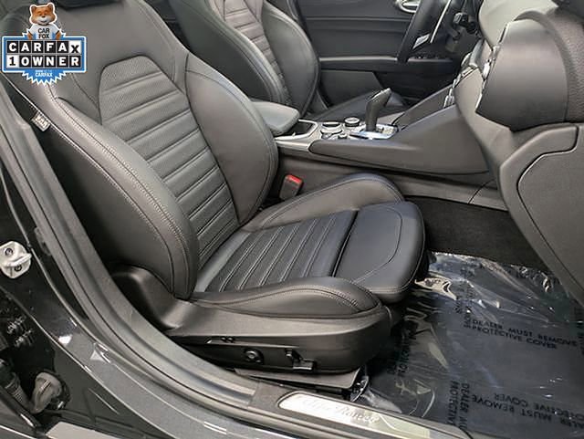 Used 2022 Alfa Romeo Giulia Veloce image 31