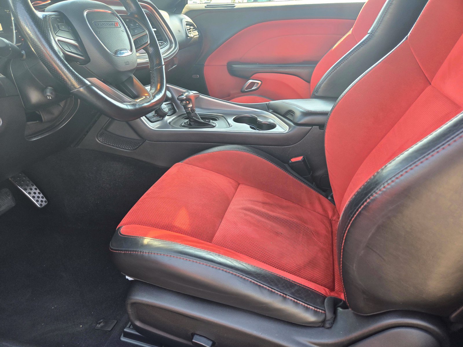 Used 2020 Dodge Challenger R/T Scat Pack w/ Dynamics Package RWD image 11