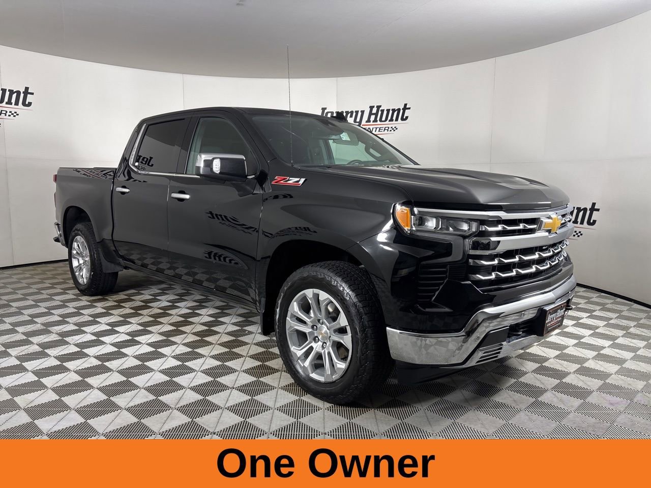 Used 2024 Chevrolet Silverado 1500 LTZ w/ Z71 Off-Road Package image 4