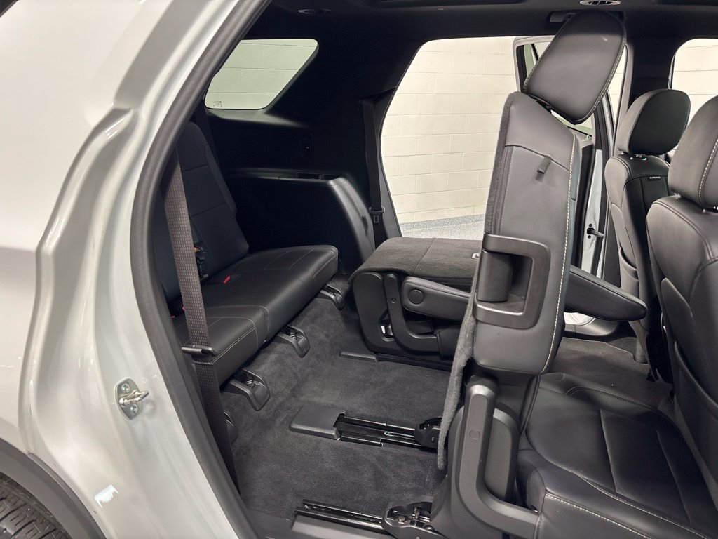 Used 2023 Chevrolet Traverse LT w/ LT Premium Package AWD/4WD image 47
