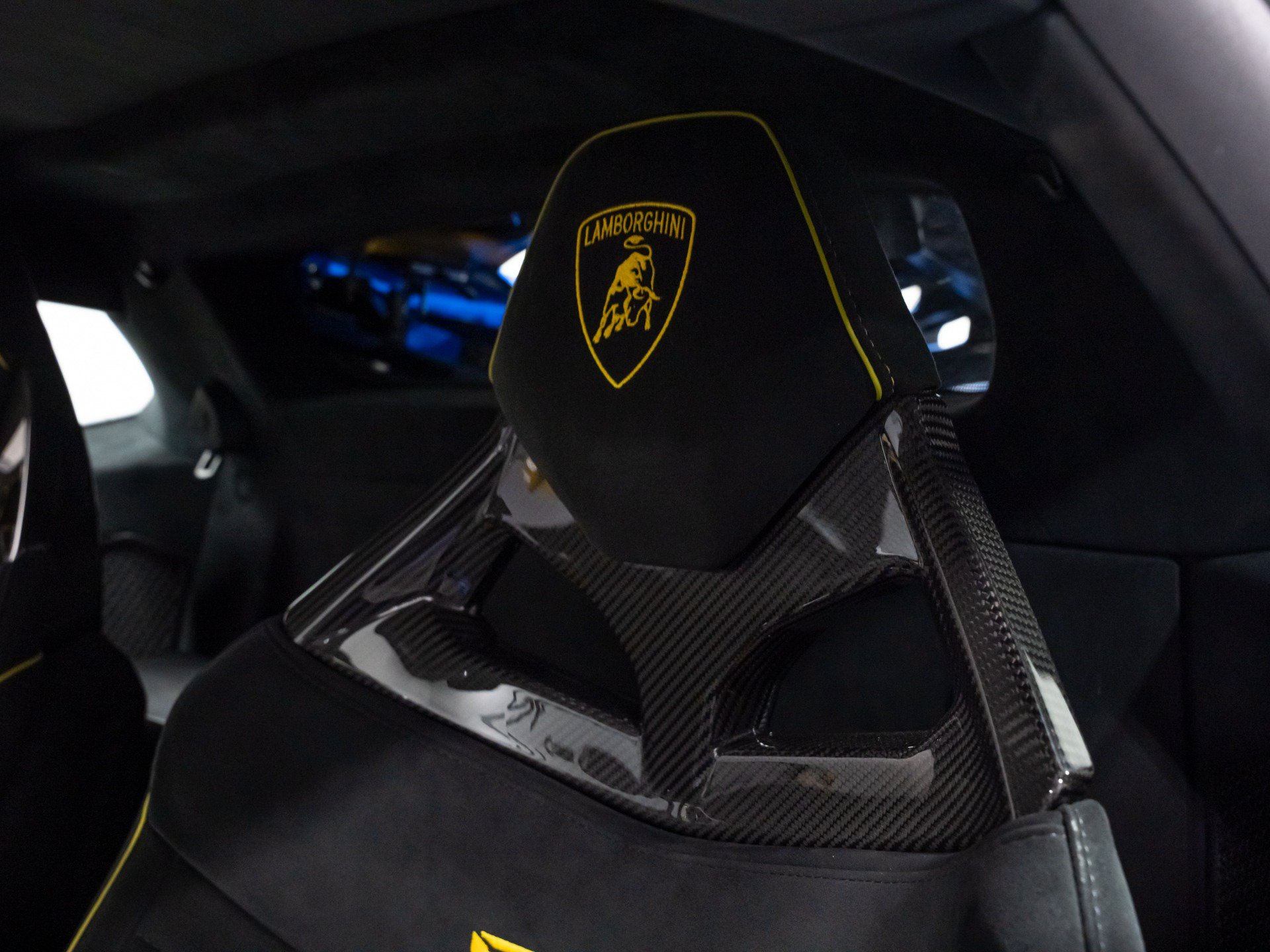 Used 2022 Lamborghini Huracan STO RWD image 39