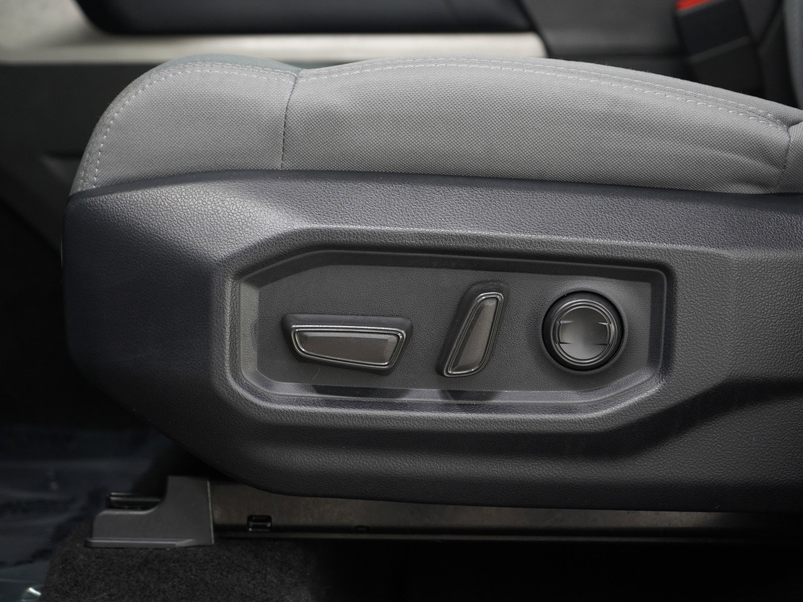 Used 2025 Toyota Tundra SR5 image 25