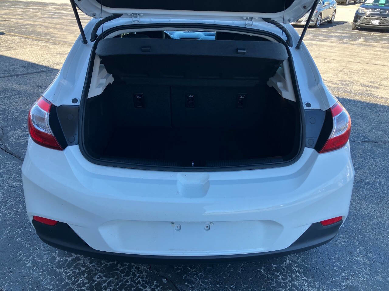 Used 2017 Chevrolet Cruze LT w/ Convenience Package FWD image 21