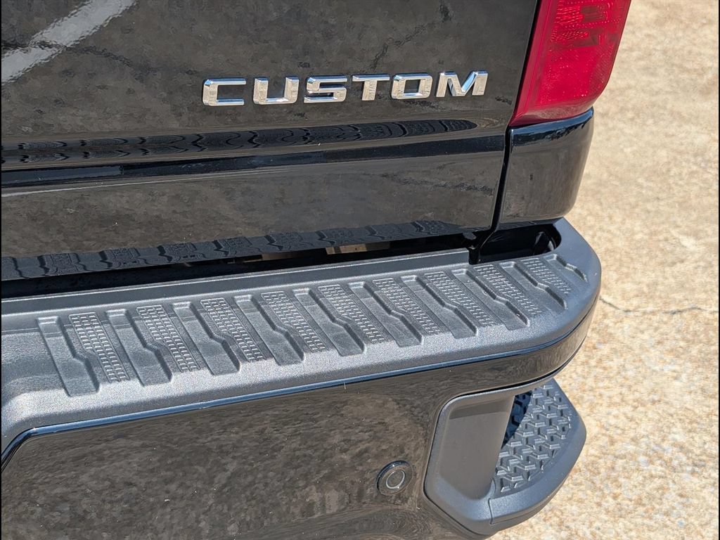 Used 2024 Chevrolet Silverado 2500 Custom w/ Custom Value Package AWD/4WD image 20