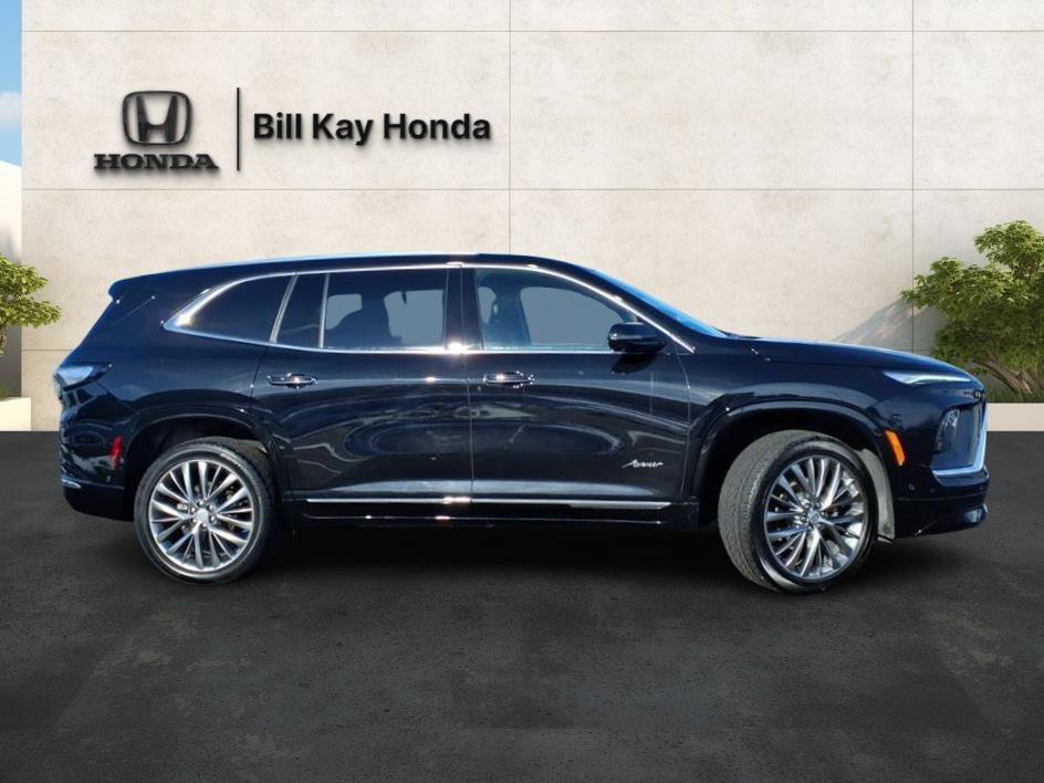 Used 2025 Buick Enclave Avenir w/ Super Cruise Package image 2