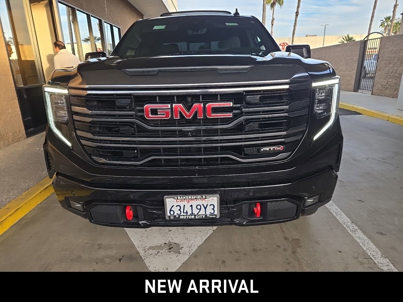 Used 2024 GMC Sierra 1500 AT4 w/ Technology Package image 2