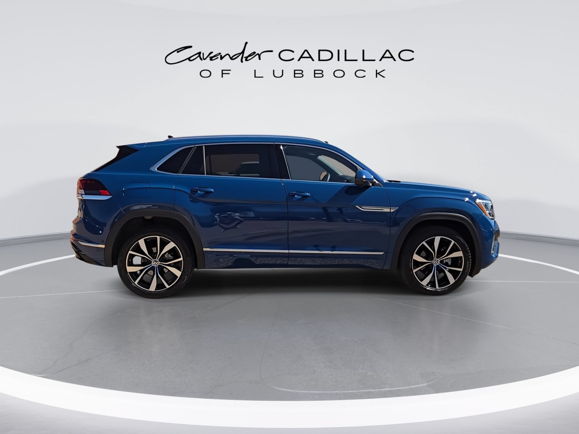 Used 2026 Volkswagen Atlas Cross Sport SEL Premium R-Line AWD/4WD image 9