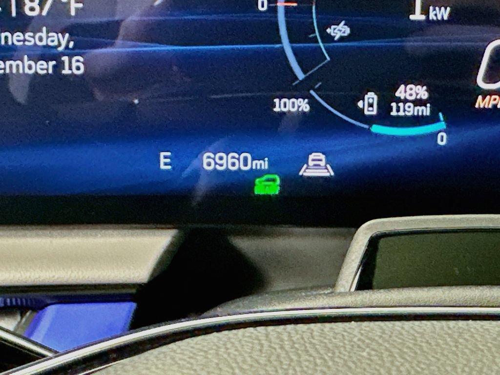 Certified 2025 Cadillac Optiq Sport 2 AWD/4WD image 15