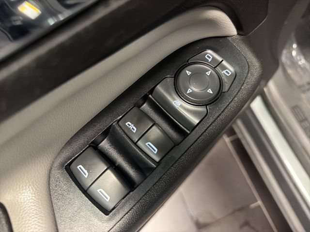 Used 2019 Chevrolet Equinox LS FWD image 11