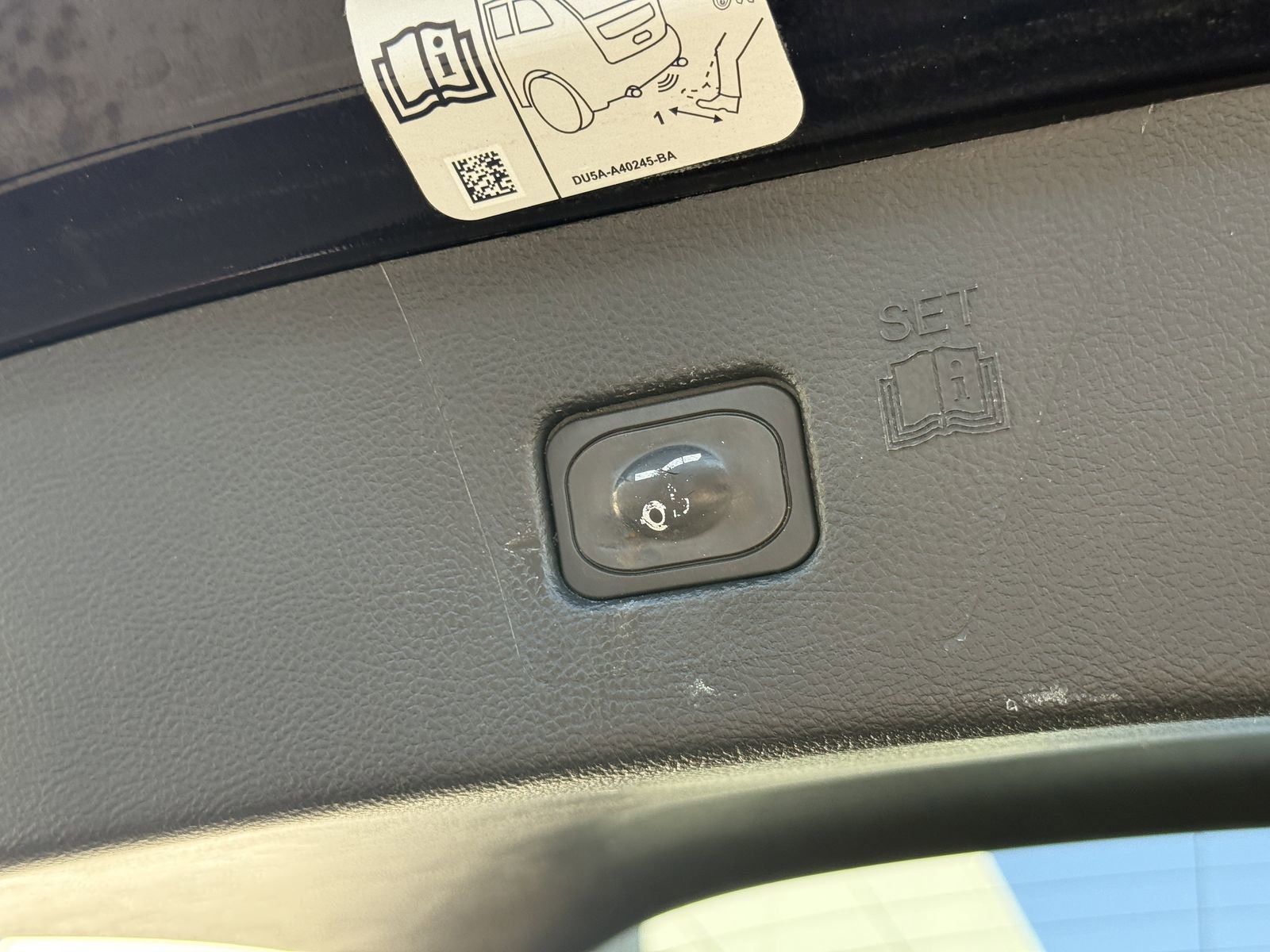 Used 2020 Ford Edge Titanium image 9