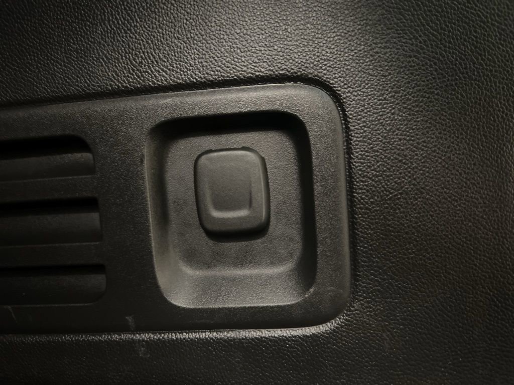Used 2022 Chevrolet Traverse Premier AWD/4WD image 39