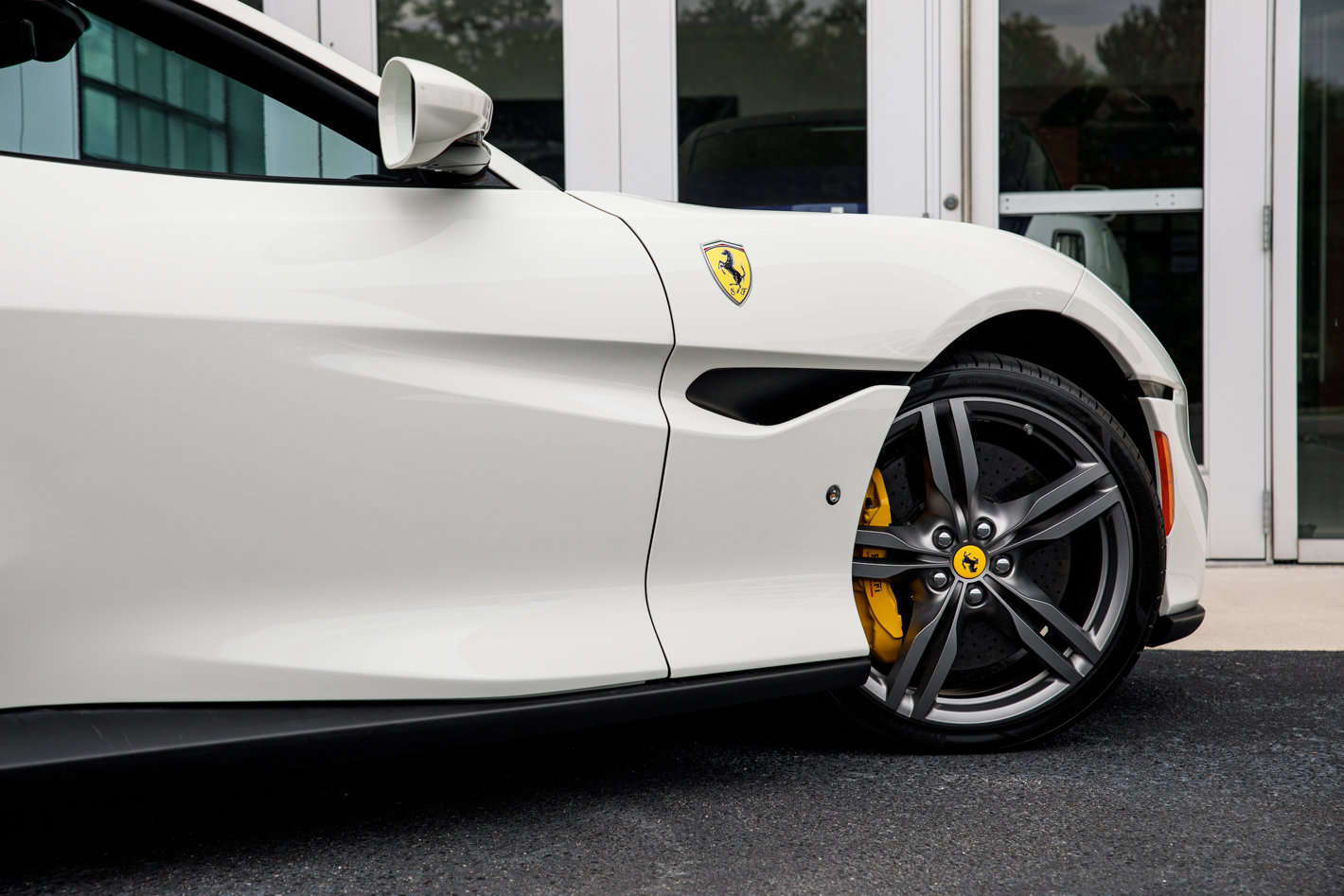 Used 2023 Ferrari Portofino M RWD image 17