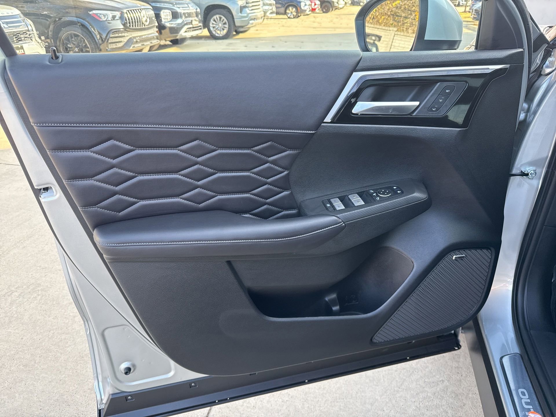 New 2026 Mitsubishi Outlander SEL FWD image 5