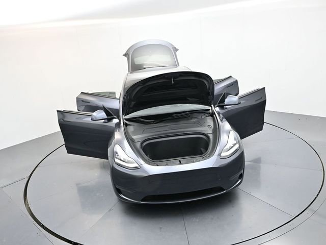 Used 2021 Tesla Model Y Long Range image 34