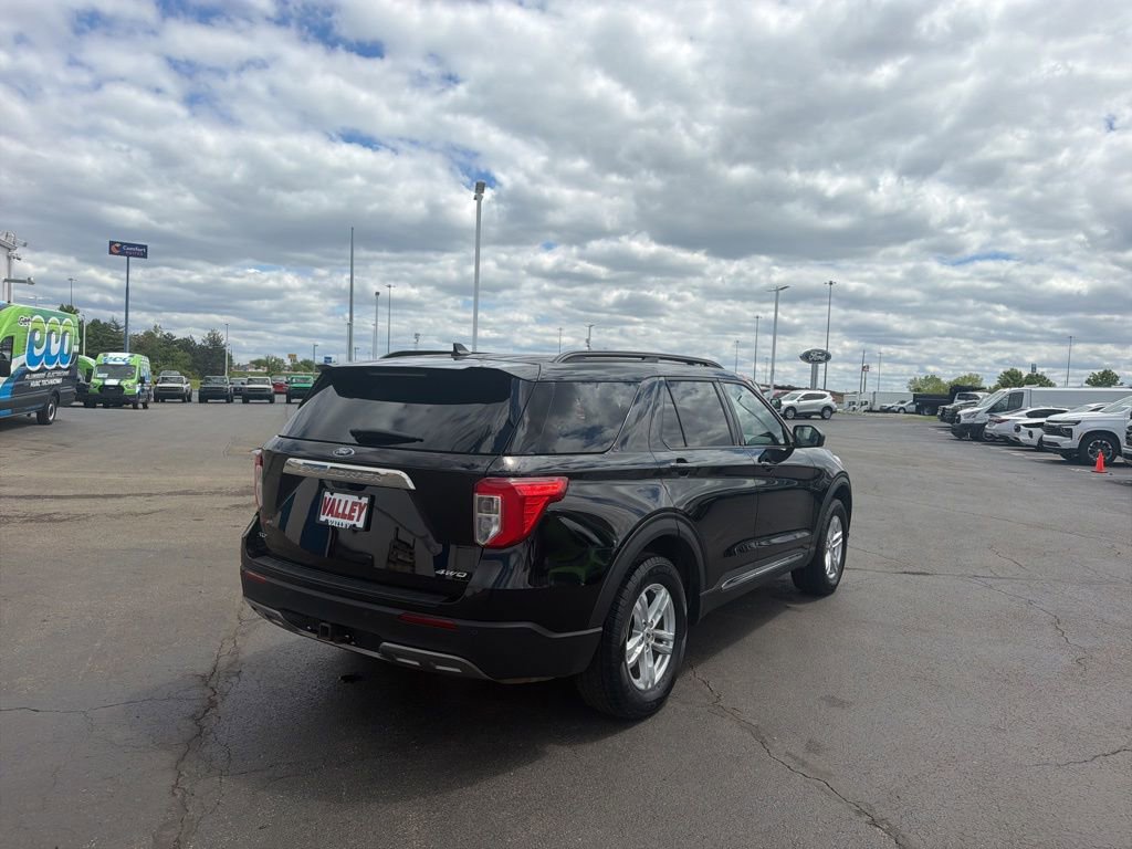 Used 2022 Ford Explorer XLT w/ Equipment Group 202A AWD/4WD image 7