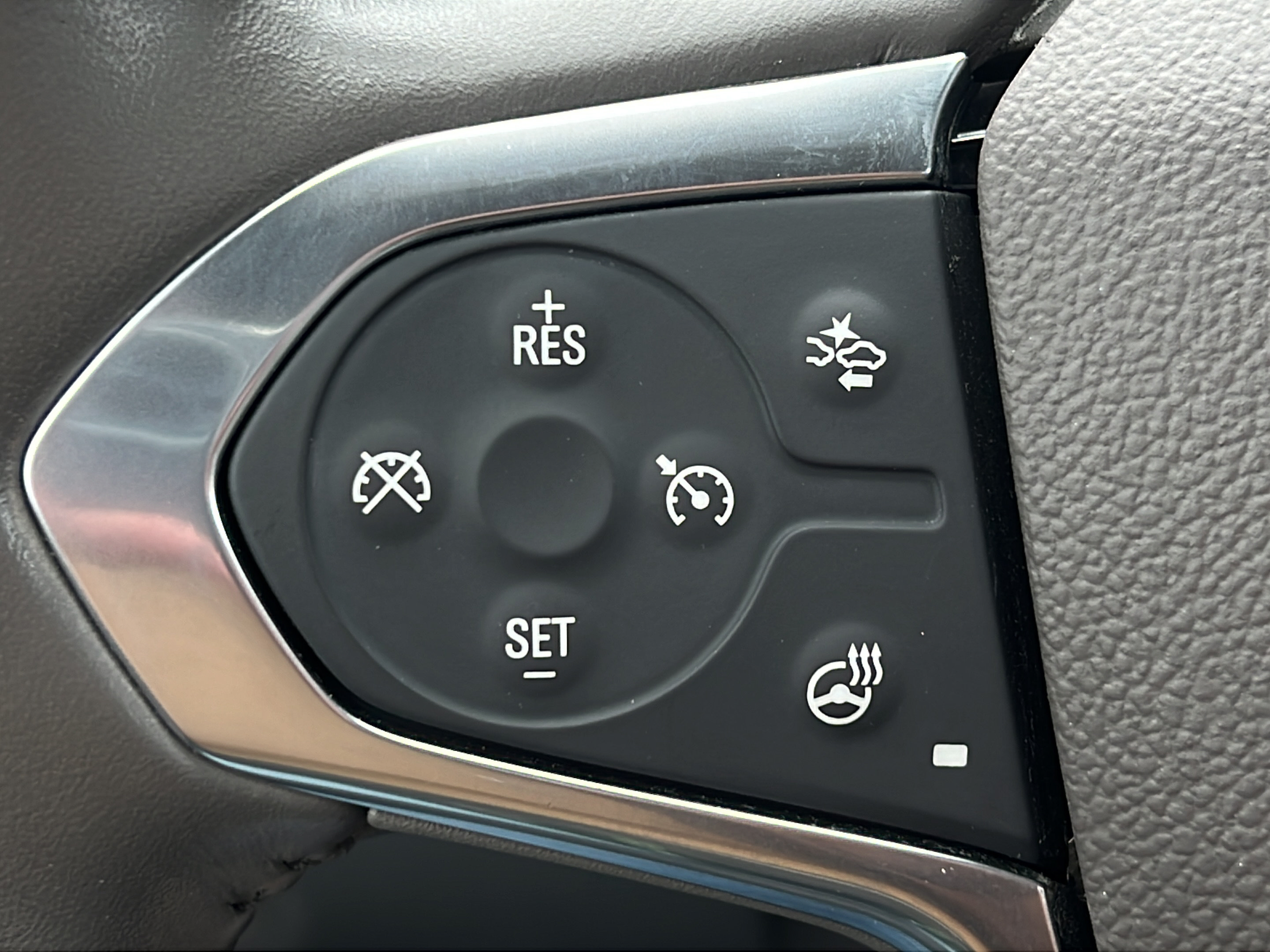 Used 2020 Chevrolet Traverse LT w/ LT Premium Package FWD image 17