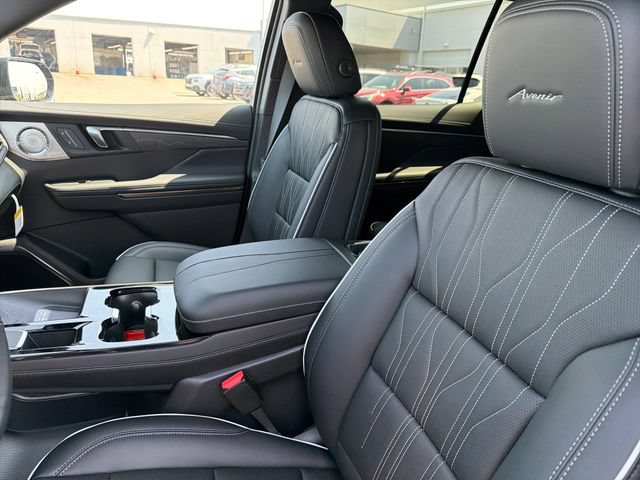 New 2026 Buick Enclave Avenir w/ Super Cruise Package FWD image 17