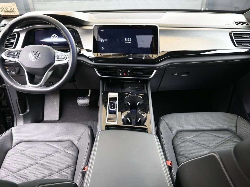 Certified 2025 Volkswagen Atlas Cross Sport SE image 18