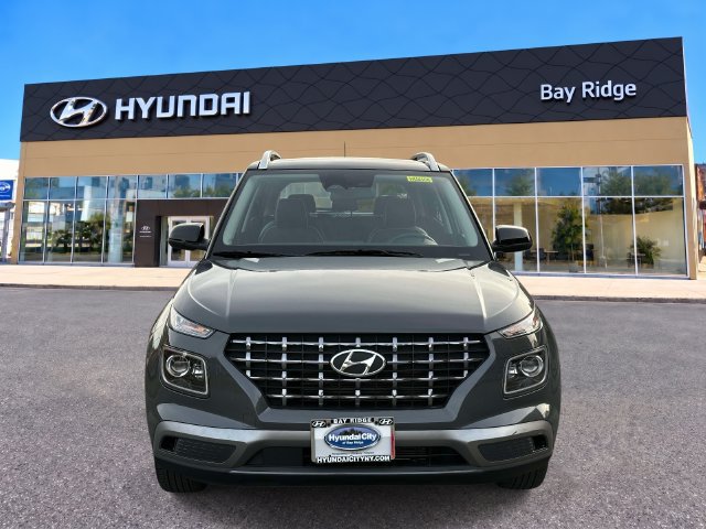 Used 2025 Hyundai Venue Limited FWD image 11