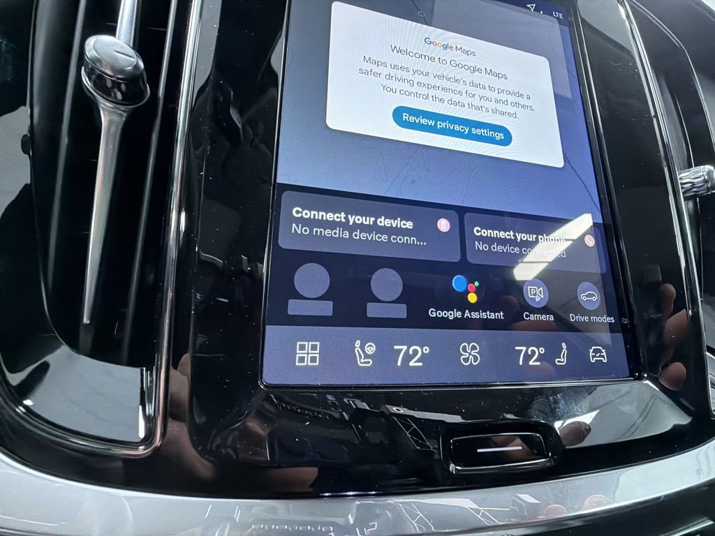 New 2026 Volvo V60 B5 Cross Country Ultra w/ Climate Package image 8