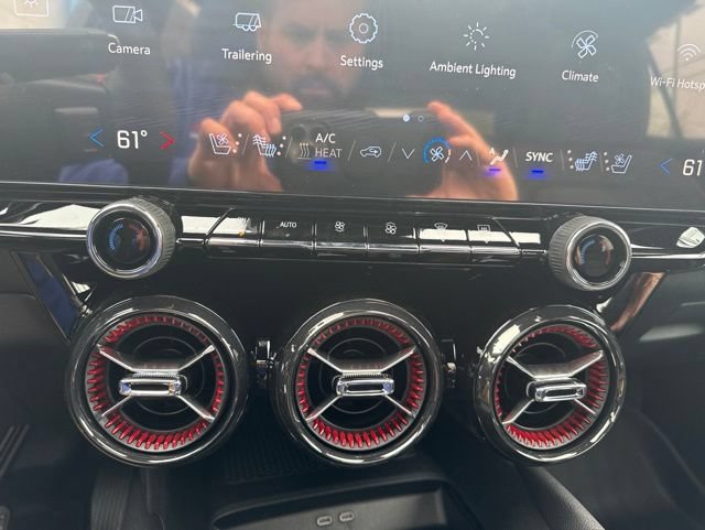 New 2026 Chevrolet Blazer EV RS AWD/4WD image 15