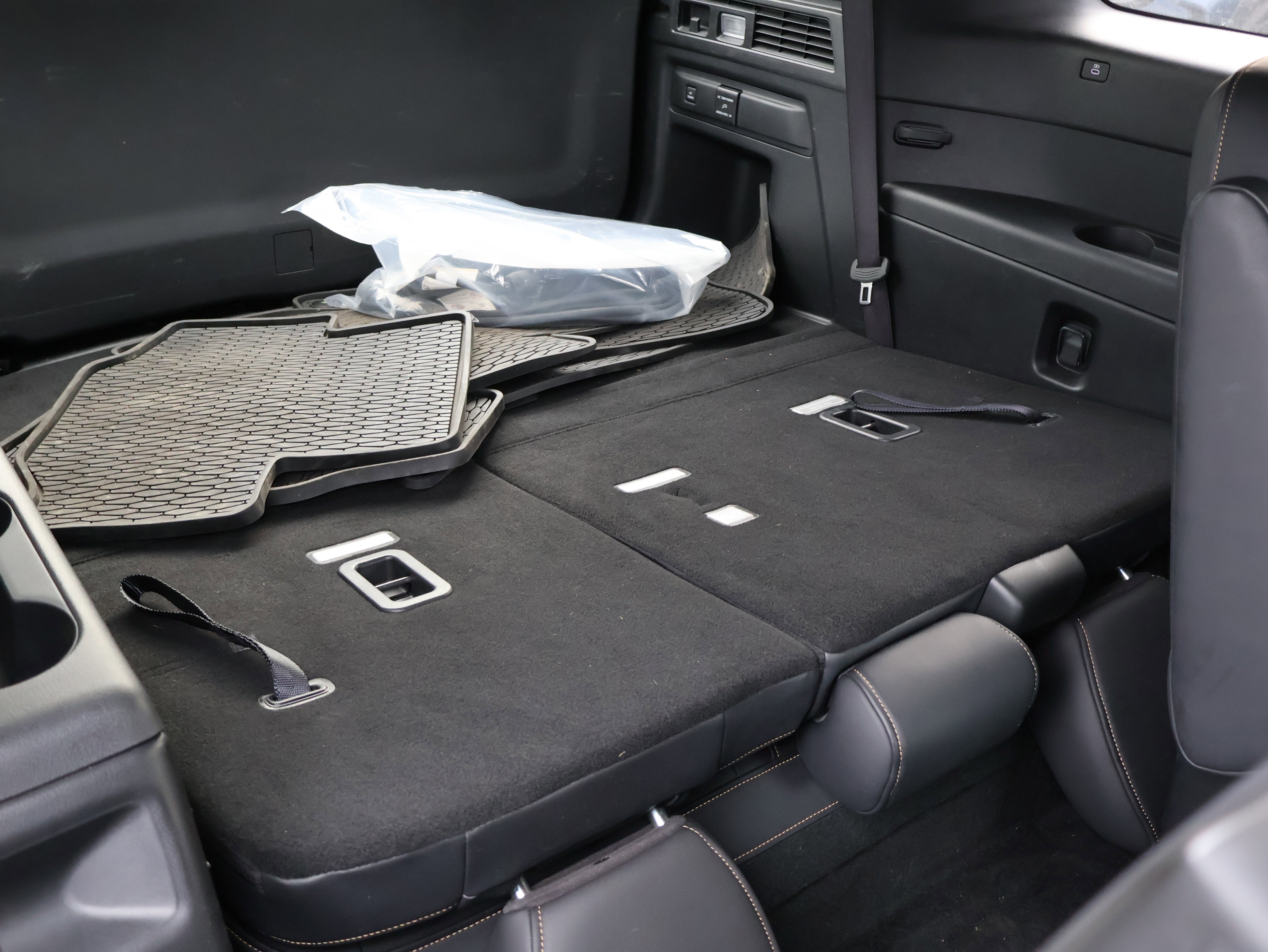 Certified 2024 MAZDA CX-90 Plug-In Hybrid w/ Premium Plus image 17