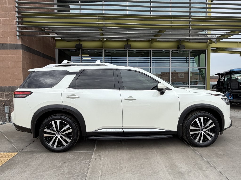 Used 2023 Nissan Pathfinder Platinum image 9