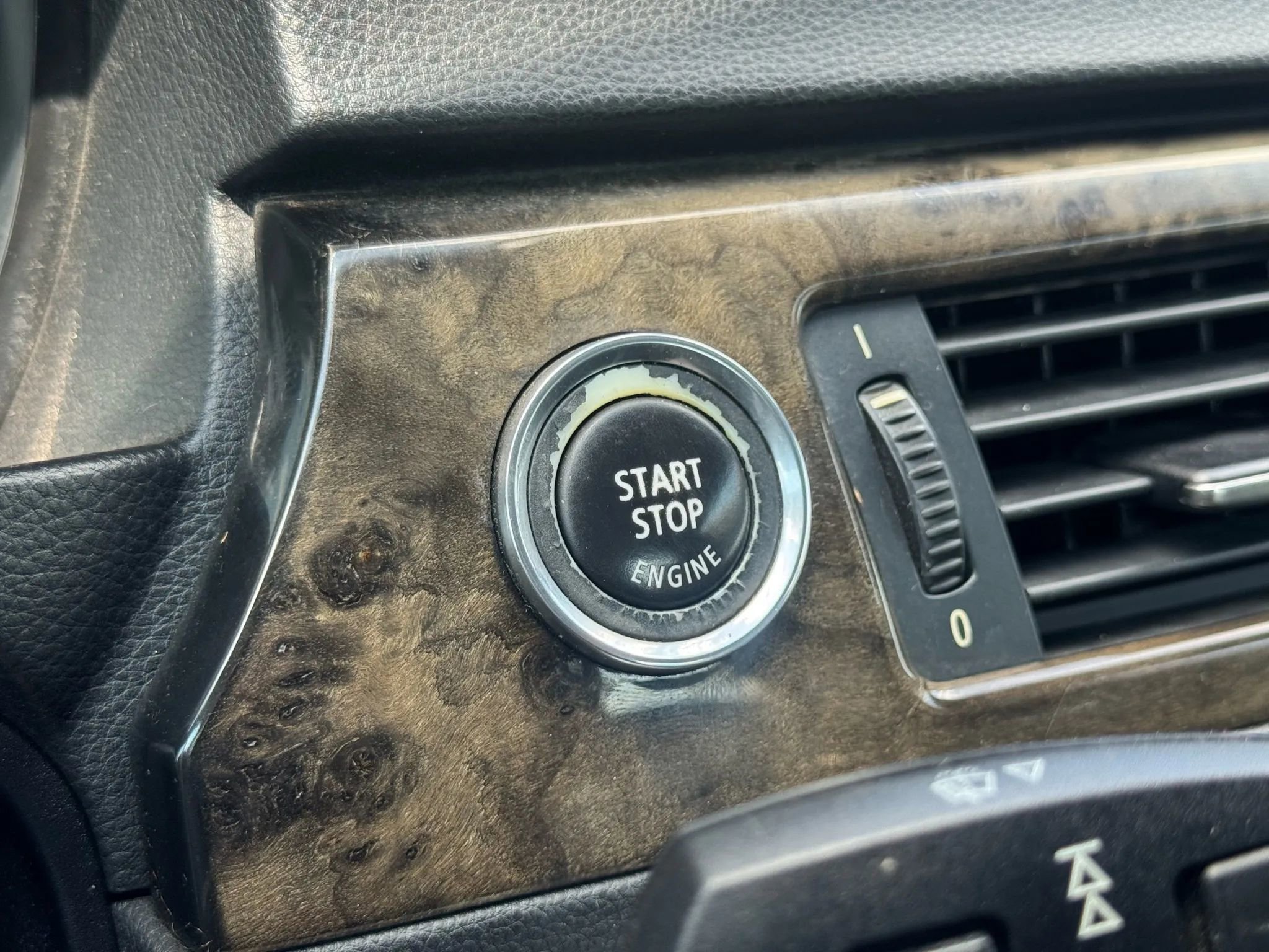 Used 2009 BMW 328i Convertible image 38