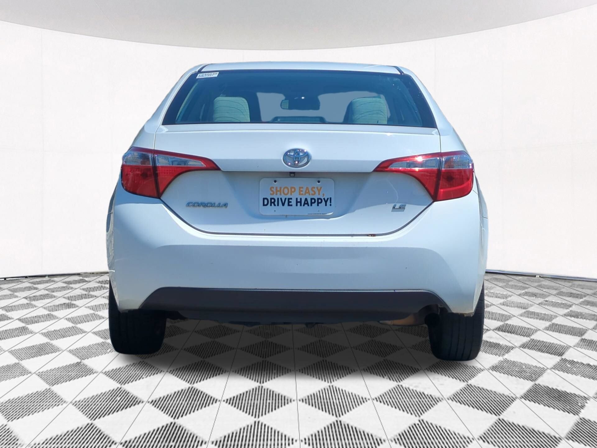 Used 2015 Toyota Corolla LE FWD image 4