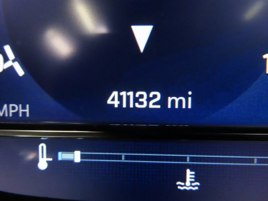 Used 2024 Chevrolet Suburban High Country AWD/4WD image 13