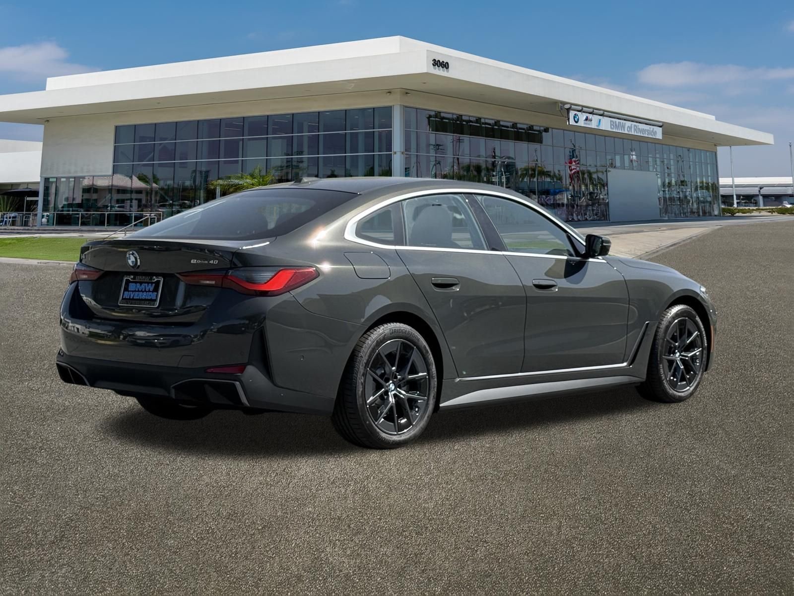 New 2026 BMW i4 eDrive40 w/ Parking Assistance Package RWD image 10