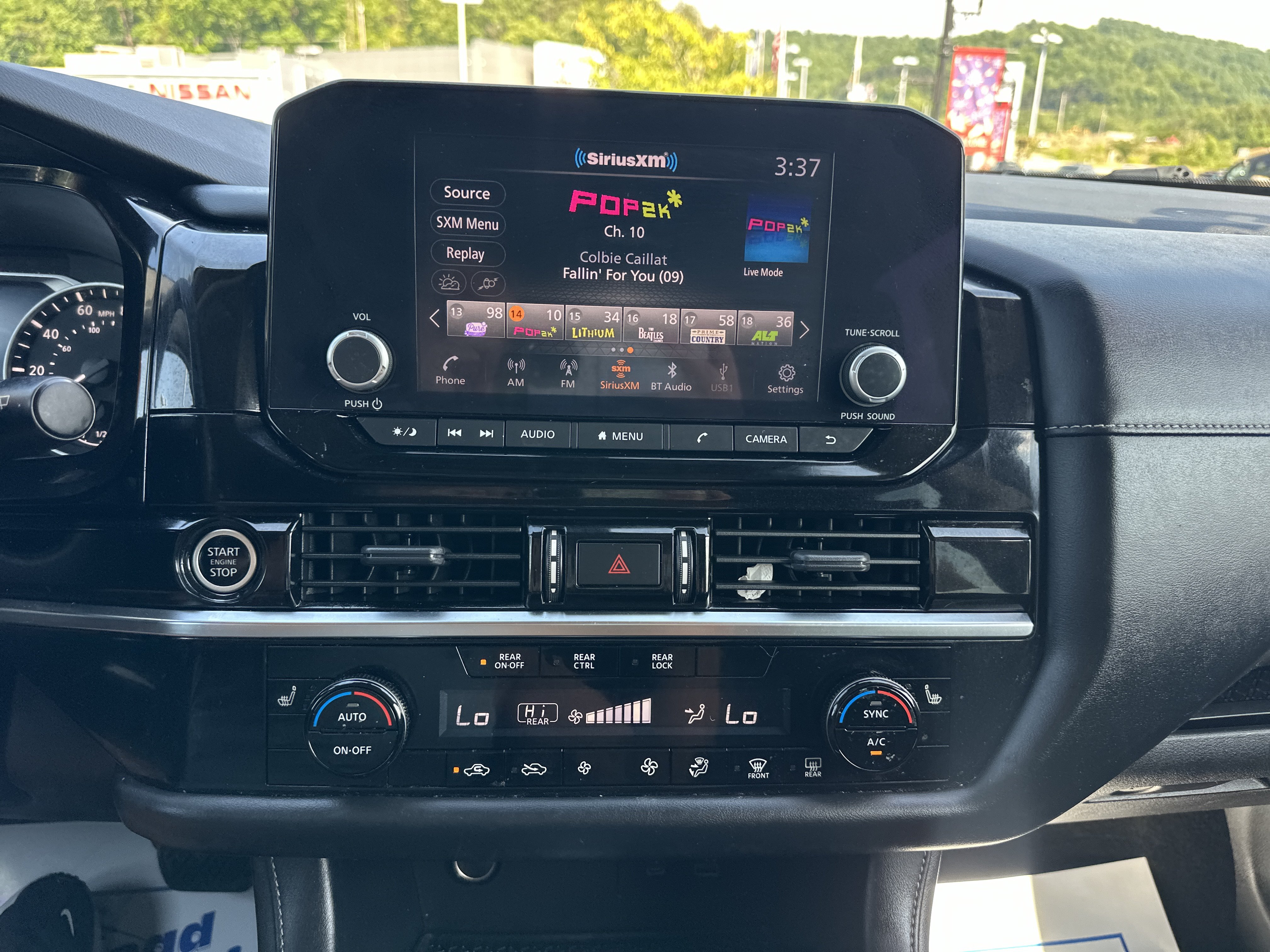 Used 2023 Nissan Pathfinder SV AWD/4WD image 13