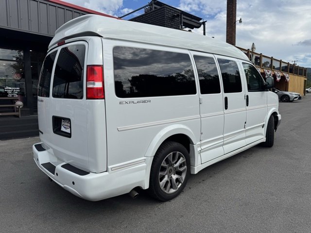 Used 2022 Chevrolet Express 2500 w/ Enhanced Convenience Package image 7