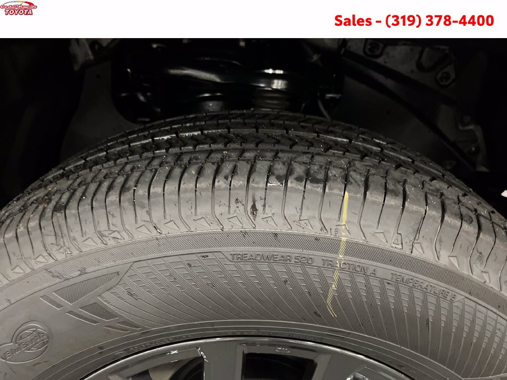 New 2026 Toyota 4Runner SR5 AWD/4WD image 13