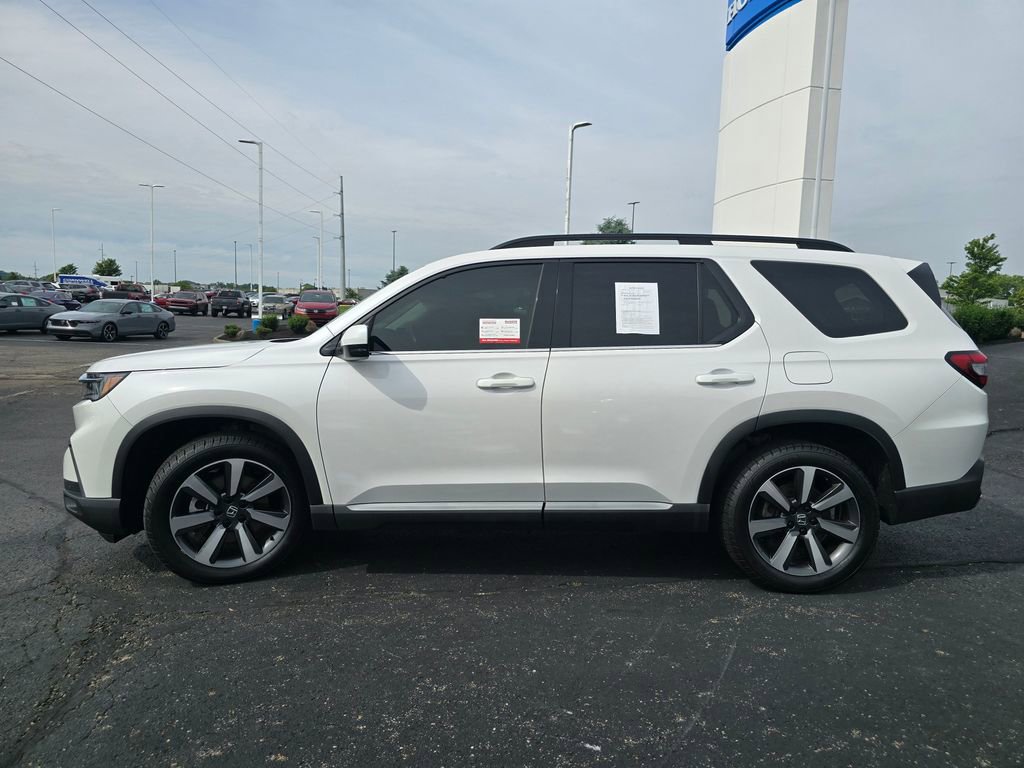 Used 2025 Honda Pilot Touring image 5