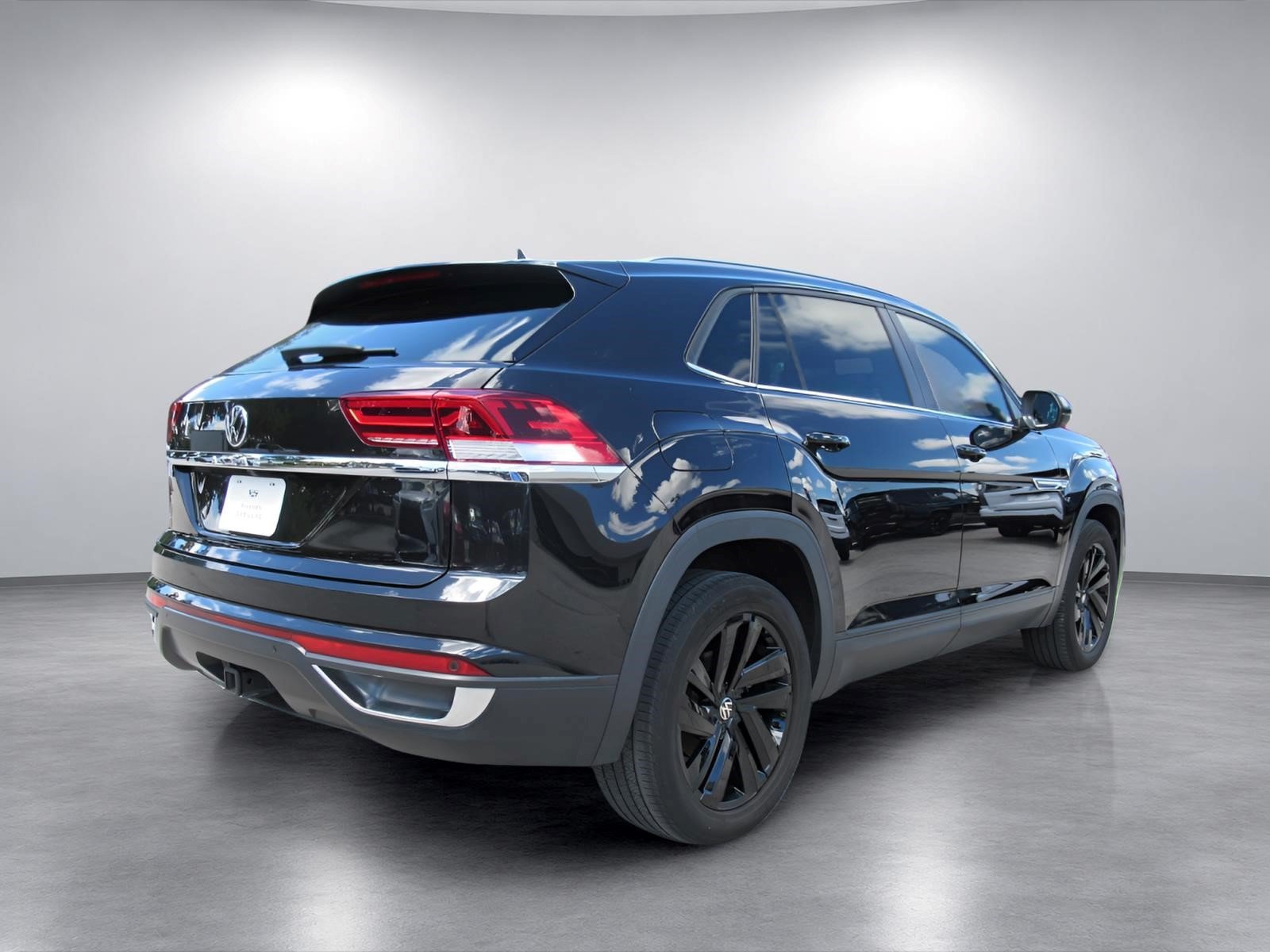 Used 2022 Volkswagen Atlas Cross Sport SE FWD image 6