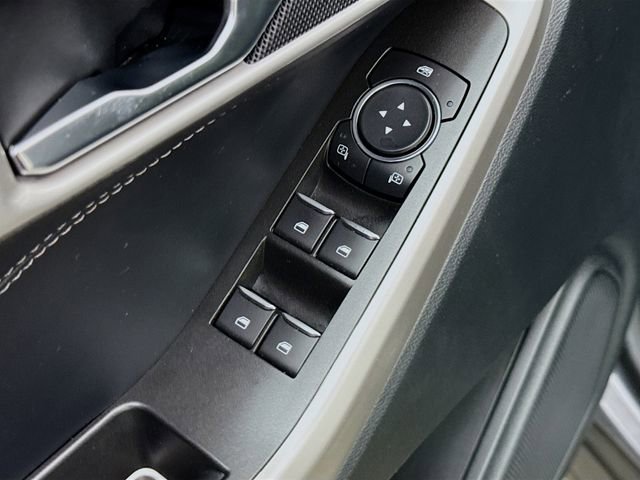 Used 2022 Ford Explorer XLT w/ Equipment Group 202A image 19