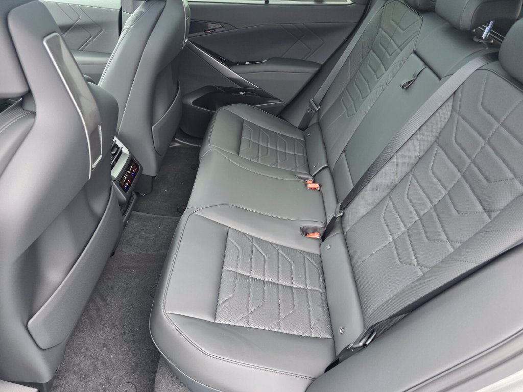 New 2027 BMW X5 xDrive40i w/ Climate Package AWD/4WD image 12