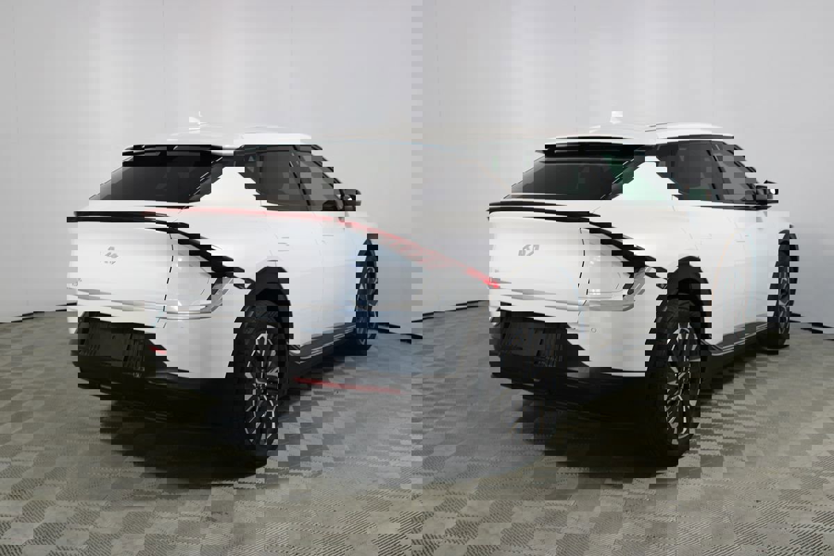 Used 2024 Kia EV6 Light RWD image 30