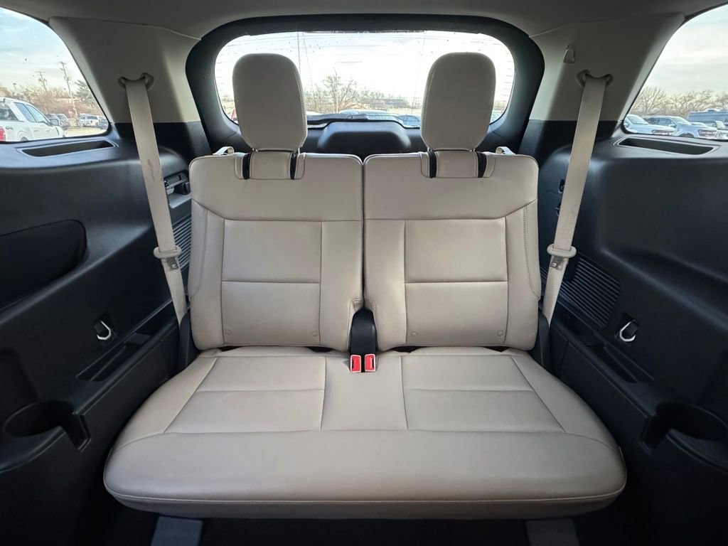 Used 2023 Ford Explorer XLT w/ Equipment Group 202A image 30